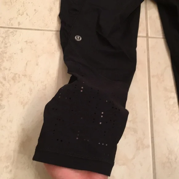 Lululemon Cropped Pants - Picture 2 of 2